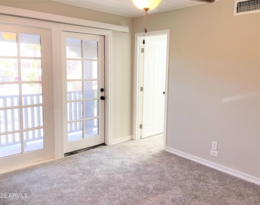 10235 N 31st Street - Photo Thumbnail 14