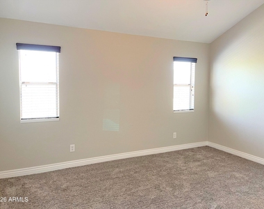 10235 N 31st Street - Photo Thumbnail 7