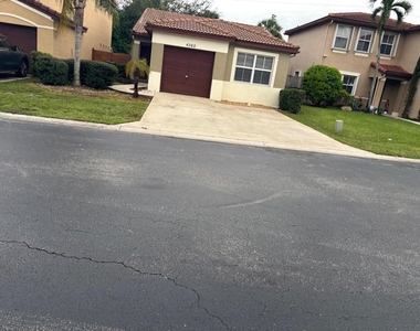 4262 Nw 1st Place - Photo Thumbnail 18