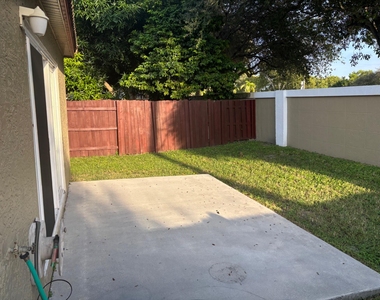 4262 Nw 1st Place - Photo Thumbnail 24