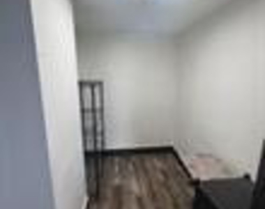 20335 W Country Club Drive - Photo Thumbnail 5