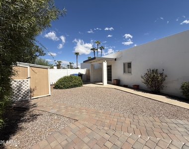 621 E Calavar Road - Photo Thumbnail 24
