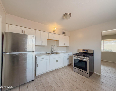 1721 E Sheridan Street - Photo Thumbnail 7