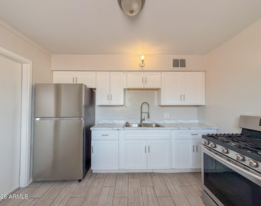 1721 E Sheridan Street - Photo Thumbnail 8