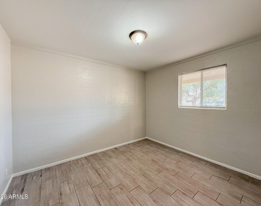 1721 E Sheridan Street - Photo Thumbnail 9
