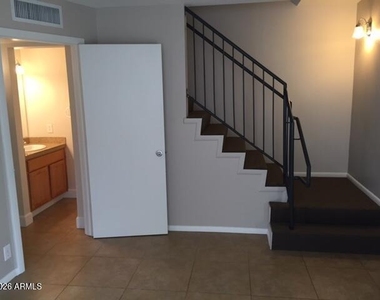 1261 N Granite Reef Road - Photo Thumbnail 4