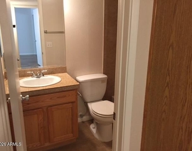 1261 N Granite Reef Road - Photo Thumbnail 7