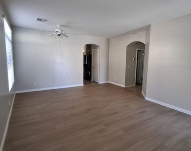 43947 W Palo Ceniza Way - Photo Thumbnail 6