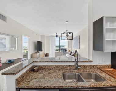 550 Okeechobee Boulevard - Photo Thumbnail 17