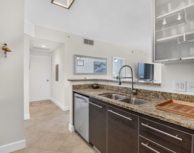 550 Okeechobee Boulevard - Photo Thumbnail 16