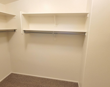 306 W Hereford Drive - Photo Thumbnail 20