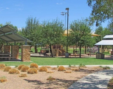 306 W Hereford Drive - Photo Thumbnail 28