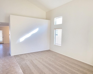 306 W Hereford Drive - Photo Thumbnail 1
