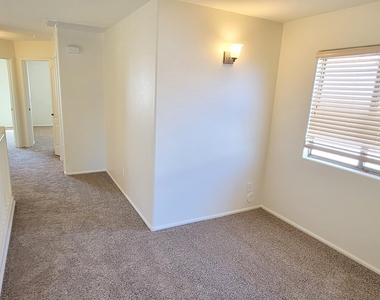 306 W Hereford Drive - Photo Thumbnail 10