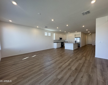 17990 W Sand Hills Drive - Photo Thumbnail 18