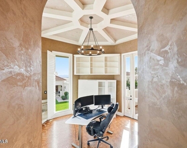 3800 E Lincoln Drive - Photo Thumbnail 9