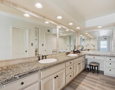 3800 E Lincoln Drive - Photo Thumbnail 14