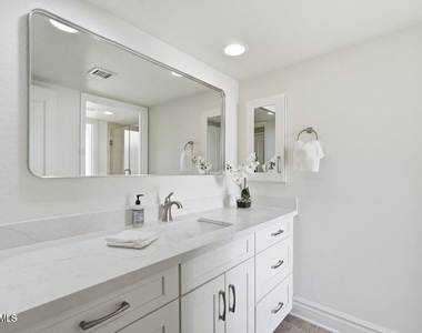 3800 E Lincoln Drive - Photo Thumbnail 20