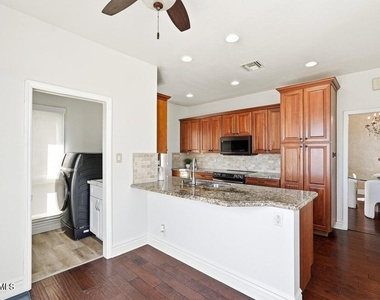 3800 E Lincoln Drive - Photo Thumbnail 7