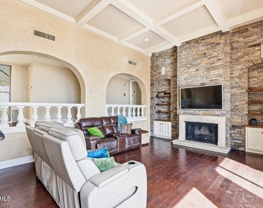 3800 E Lincoln Drive - Photo Thumbnail 5