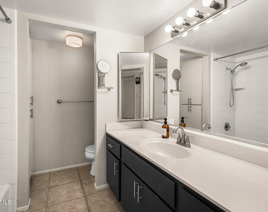 4445 N 21st Place - Photo Thumbnail 13