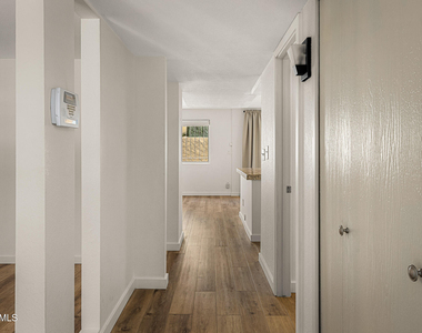 4445 N 21st Place - Photo Thumbnail 5