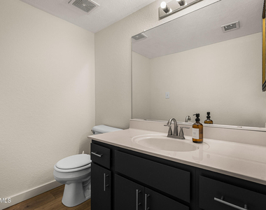 4445 N 21st Place - Photo Thumbnail 6