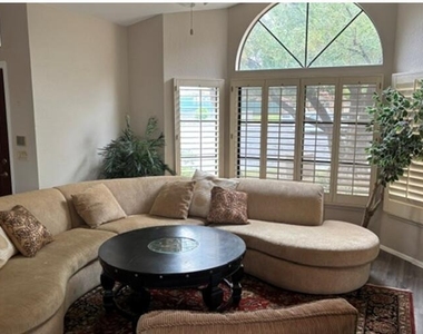 15629 N 51st Street - Photo Thumbnail 15