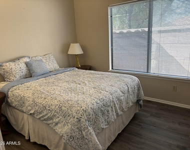 15629 N 51st Street - Photo Thumbnail 11