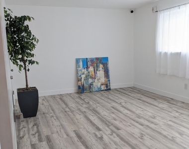 11685 Canal Drive - Photo Thumbnail 23