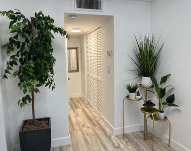 11685 Canal Drive - Photo Thumbnail 16