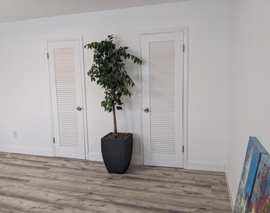 11685 Canal Drive - Photo Thumbnail 21
