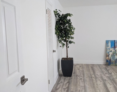 11685 Canal Drive - Photo Thumbnail 24