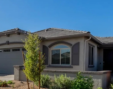 9640 E Thunderbolt Avenue - Photo Thumbnail 2