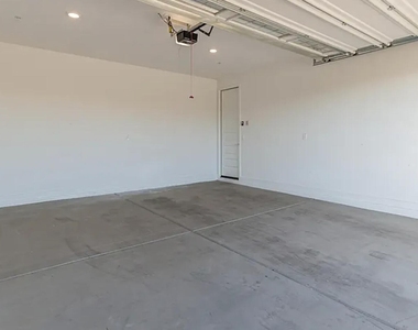 9640 E Thunderbolt Avenue - Photo Thumbnail 18
