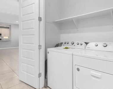 9640 E Thunderbolt Avenue - Photo Thumbnail 17