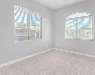 9640 E Thunderbolt Avenue - Photo Thumbnail 10