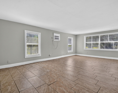 885 7th Street - Photo Thumbnail 6