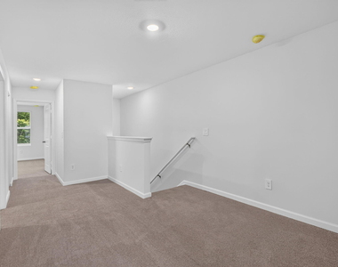 662 Salisbury Circle - Photo Thumbnail 11