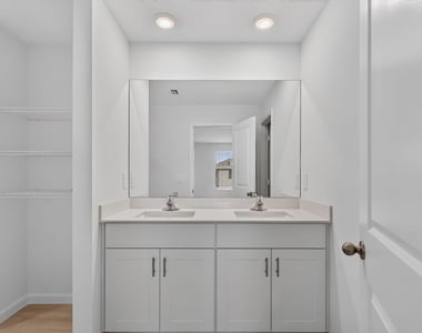 662 Salisbury Circle - Photo Thumbnail 15
