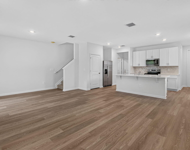 662 Salisbury Circle - Photo Thumbnail 7