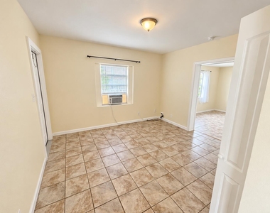 2735 Ne 9th Avenue - Photo Thumbnail 1