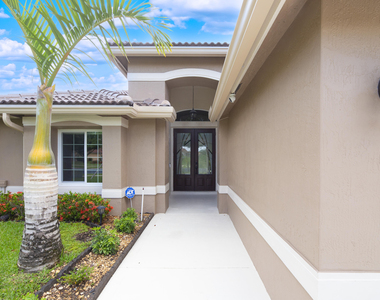 421 Sw Crabapple Cove - Photo Thumbnail 3