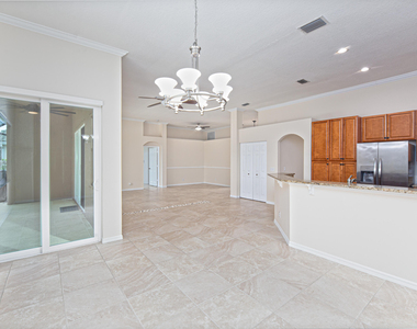 421 Sw Crabapple Cove - Photo Thumbnail 13