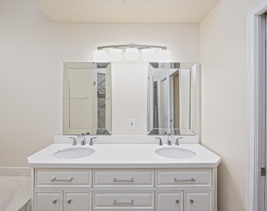 421 Sw Crabapple Cove - Photo Thumbnail 18