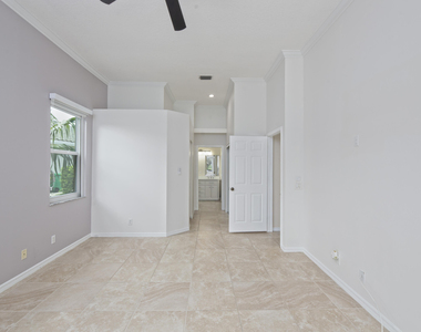 421 Sw Crabapple Cove - Photo Thumbnail 16