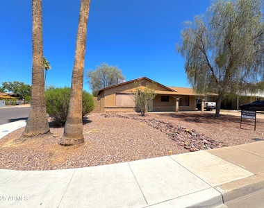 6103 S College Avenue - Photo Thumbnail 2
