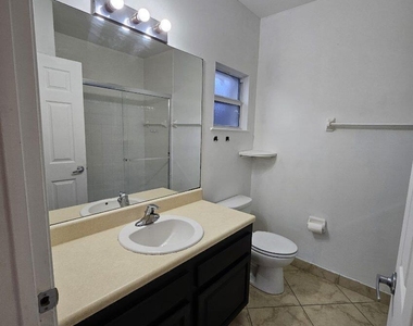 2957 Saginaw Avenue - Photo Thumbnail 10