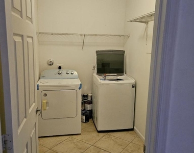 2957 Saginaw Avenue - Photo Thumbnail 13