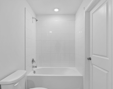 663 Salisbury Circle - Photo Thumbnail 18